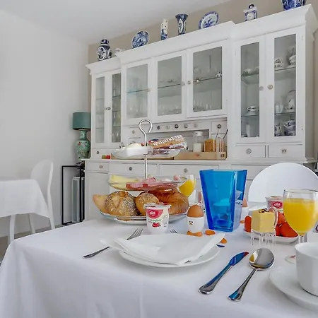 Modern Times Couette-café 4*