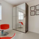Modern Times 4* Amesterdão